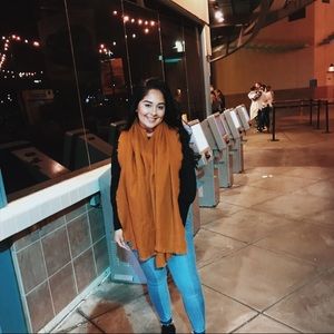 Meet your Posher, Itzel